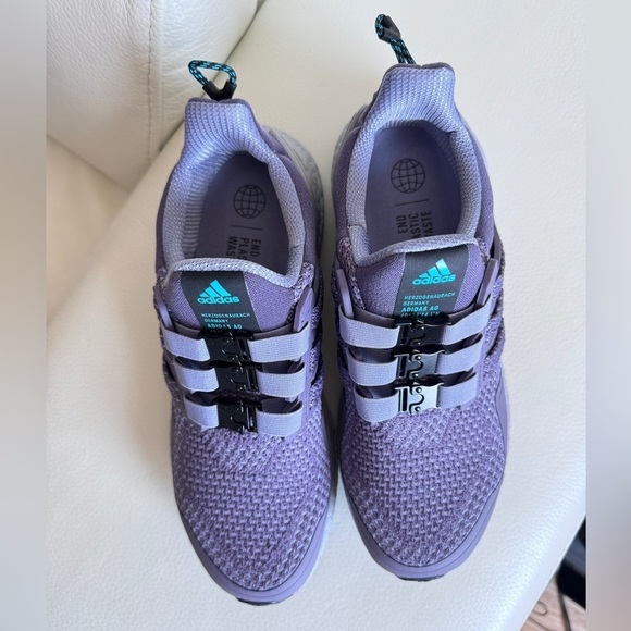 NWT Adidas Ultraboost 1.0 Women’s Sneakers in Size 7.5 - Picture 4 of 14